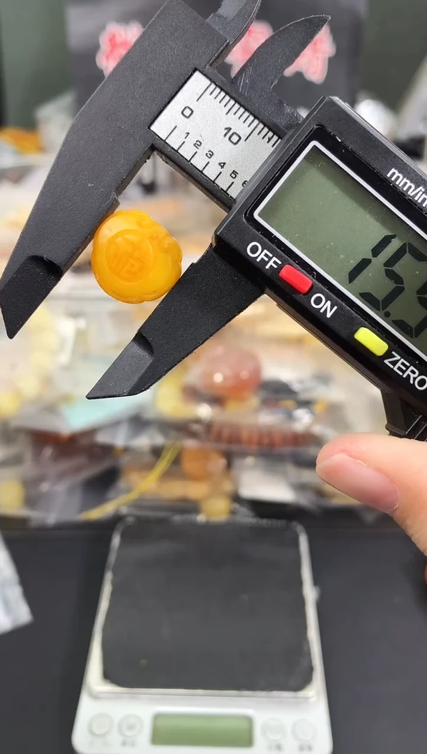 蜜蜡未镶嵌珠宝奇石28