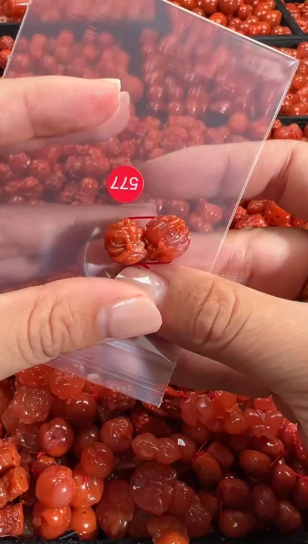 颈饰未镶嵌南红玛瑙1