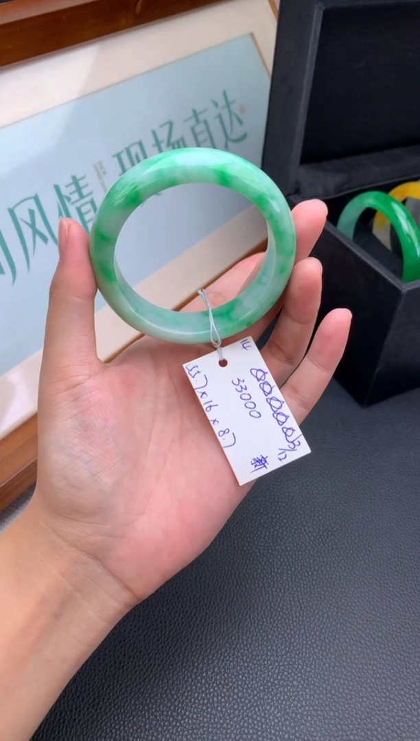 未镶嵌手镯翡翠假一赔三   手镯