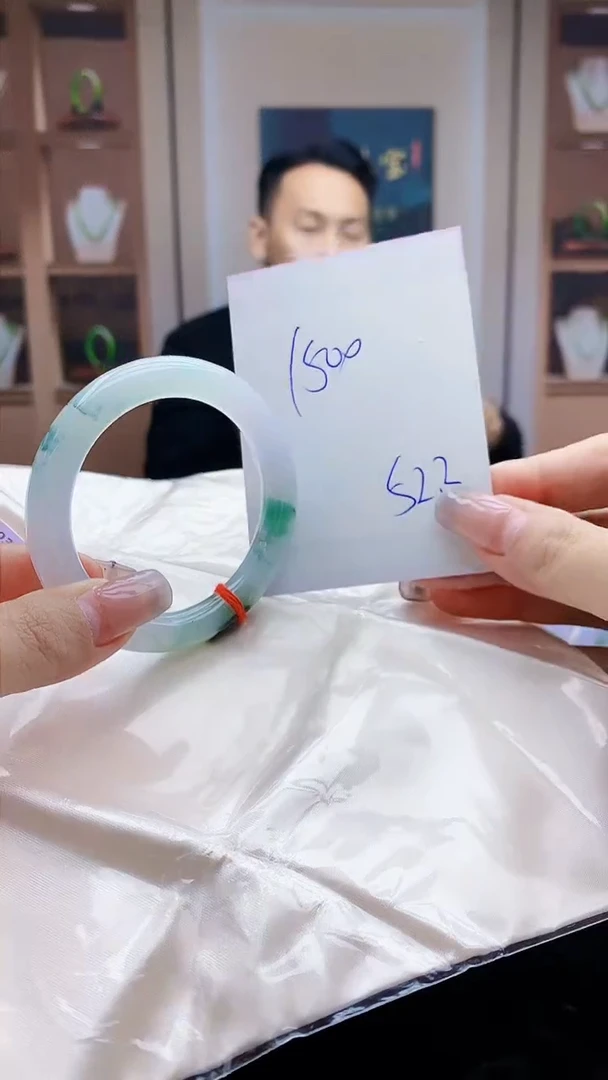 【闪购商品】翡翠手镯未镶嵌     H85-145