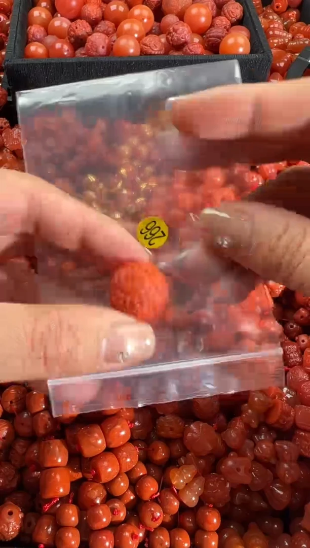 【闪购商品】南红玛瑙颈饰未镶嵌1