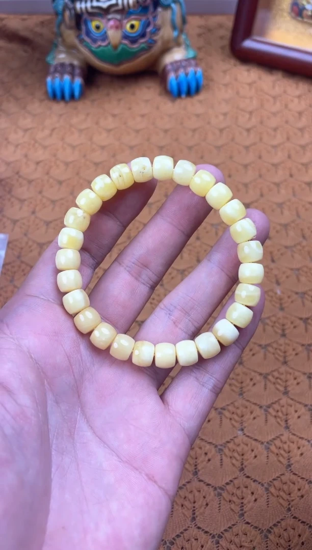 未镶嵌蜜蜡裸石111发一件