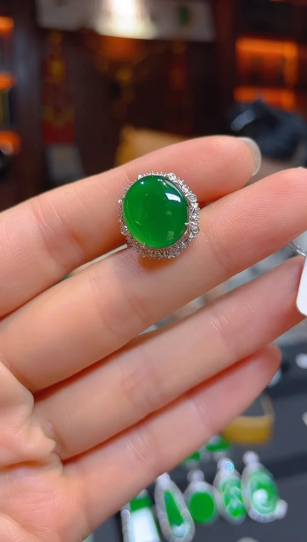 【闪购商品】翡翠戒指18K金镶嵌112067-天然A货翡翠蛋面戒指