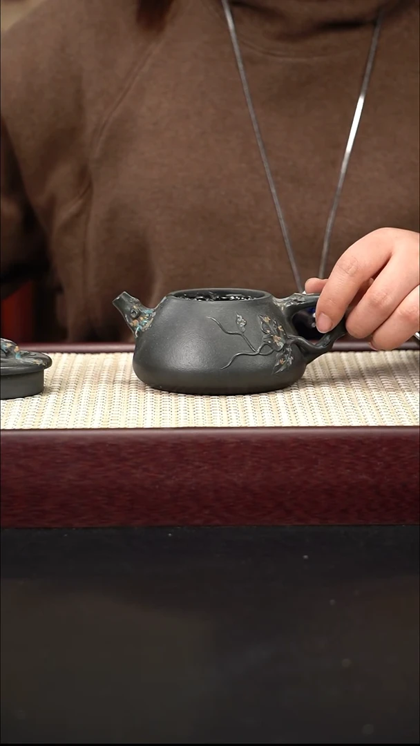 茶壶紫砂堆绘 石瓢 墨绿