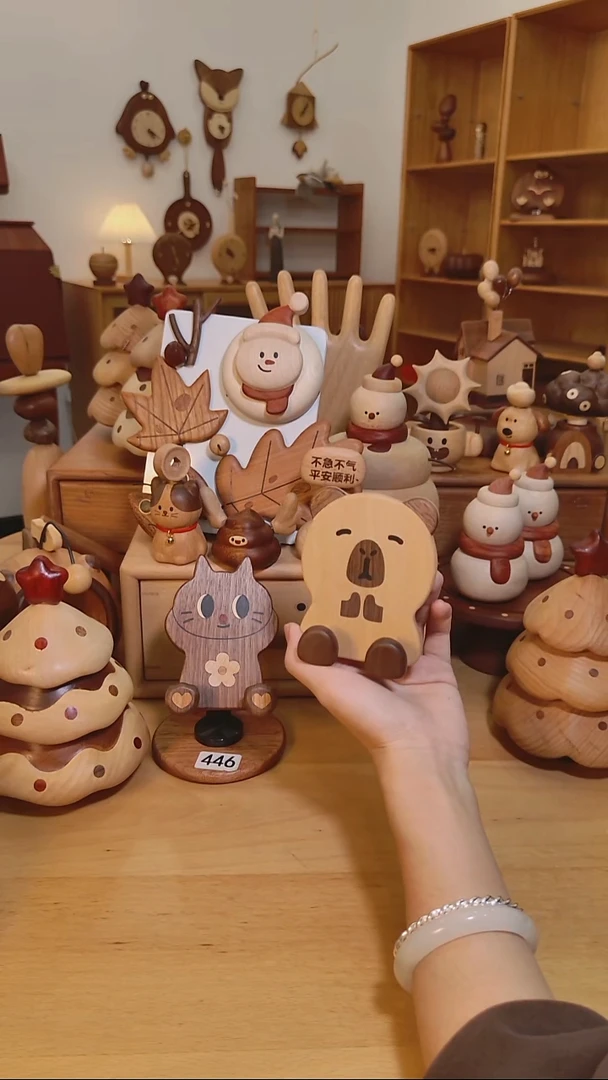 木452卡皮巴拉手机支架