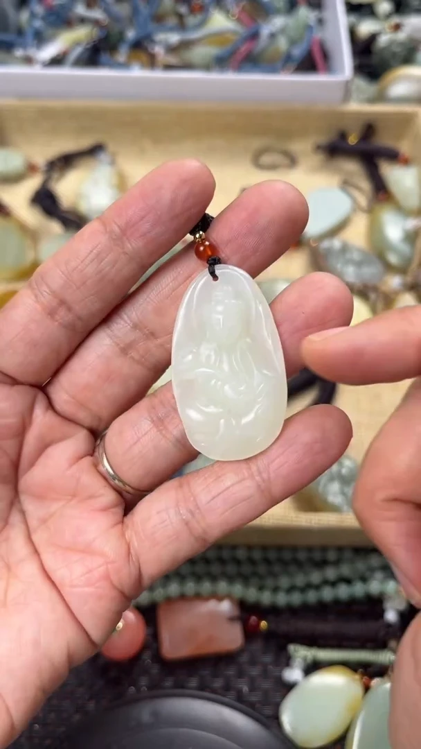 【闪购商品】和田玉颈饰未镶嵌多样性发货没有证书拍一发一有瑕