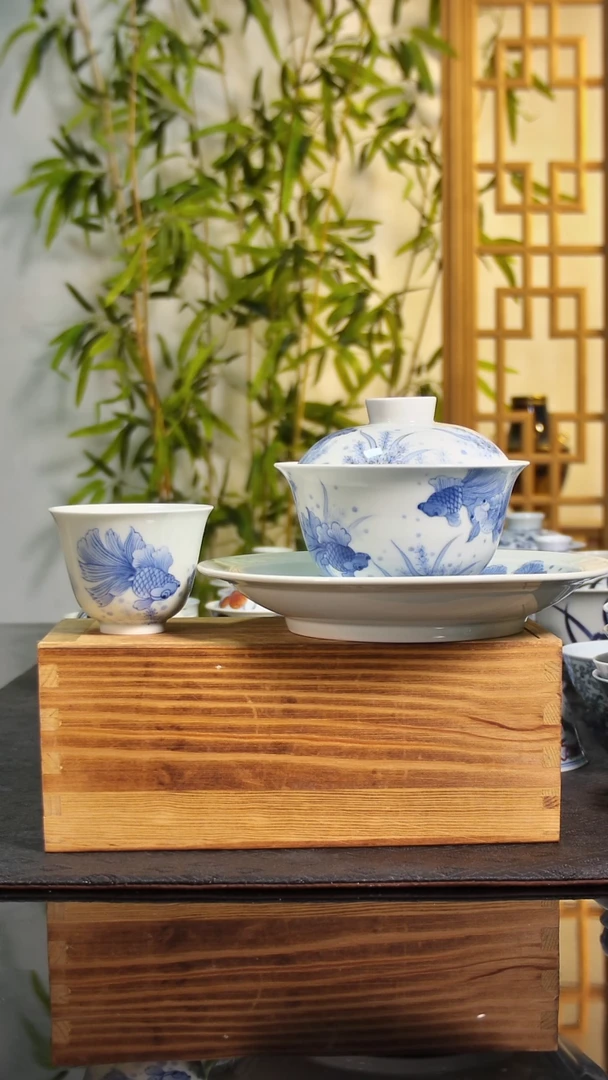 乐之斋青花金鱼盖碗加杯子壶承