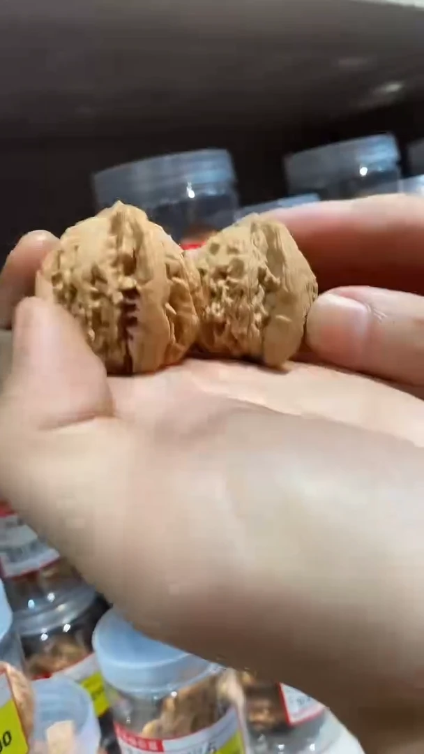文玩核桃把件特价微瑕疵微修麦穗虎头40左右
