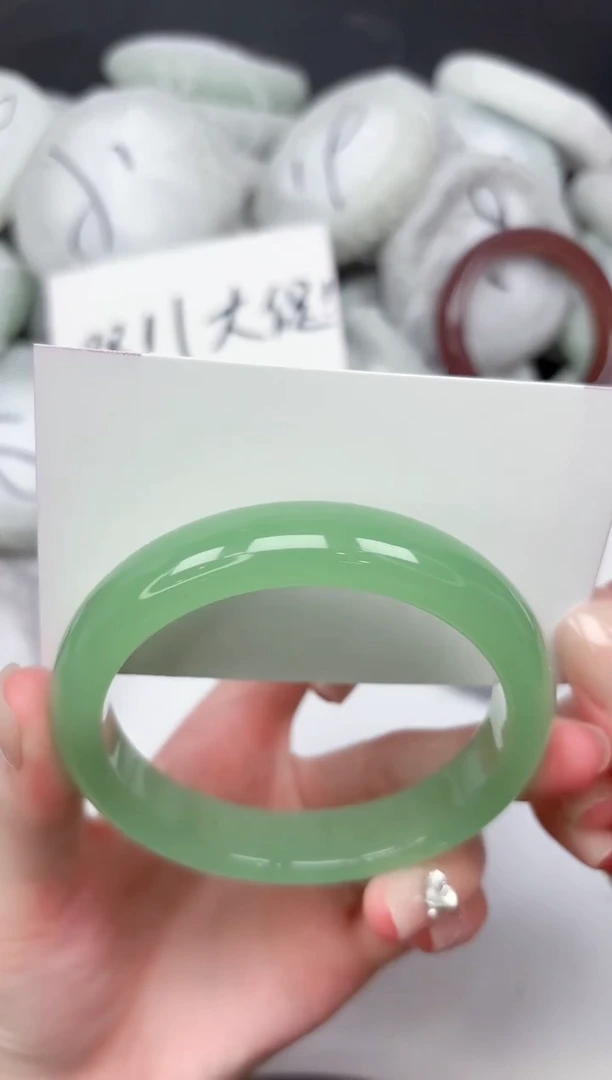 未镶嵌手镯石英质玉132-62.3