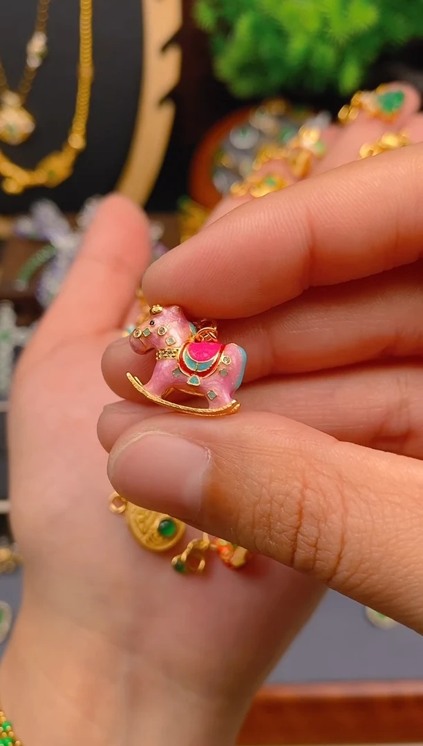 【闪购商品】翡翠吊坠(不含链)银S925镶嵌粉色木马