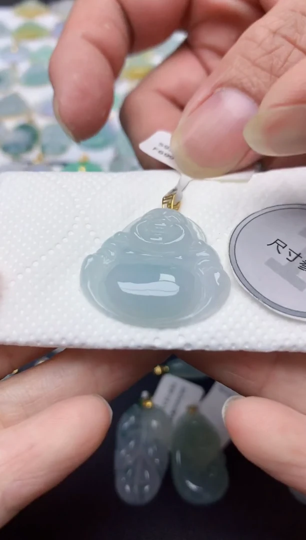 翡翠18K金镶嵌颈饰天然缅甸A货翡翠