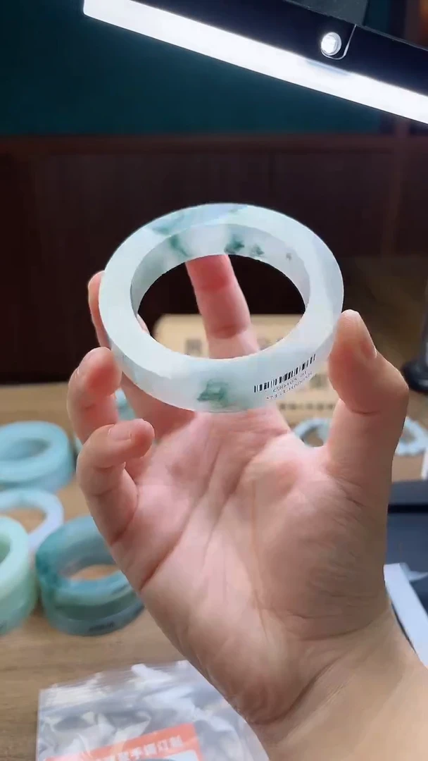 定制翡翠手镯未镶嵌咖**子定制