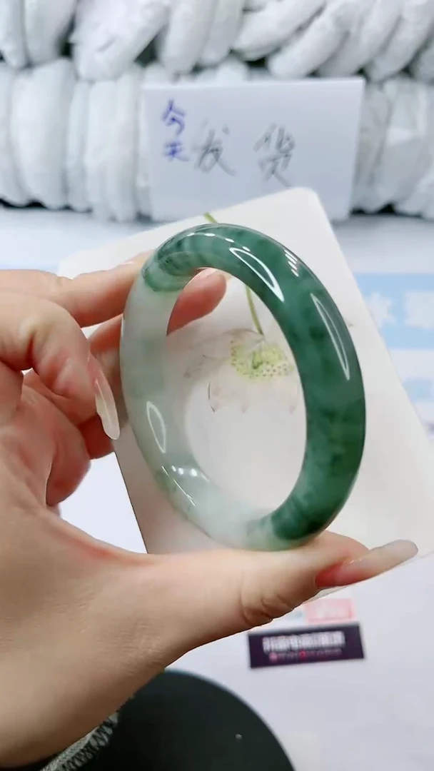 【闪购商品】石英质玉手镯未镶嵌多样性发货C501