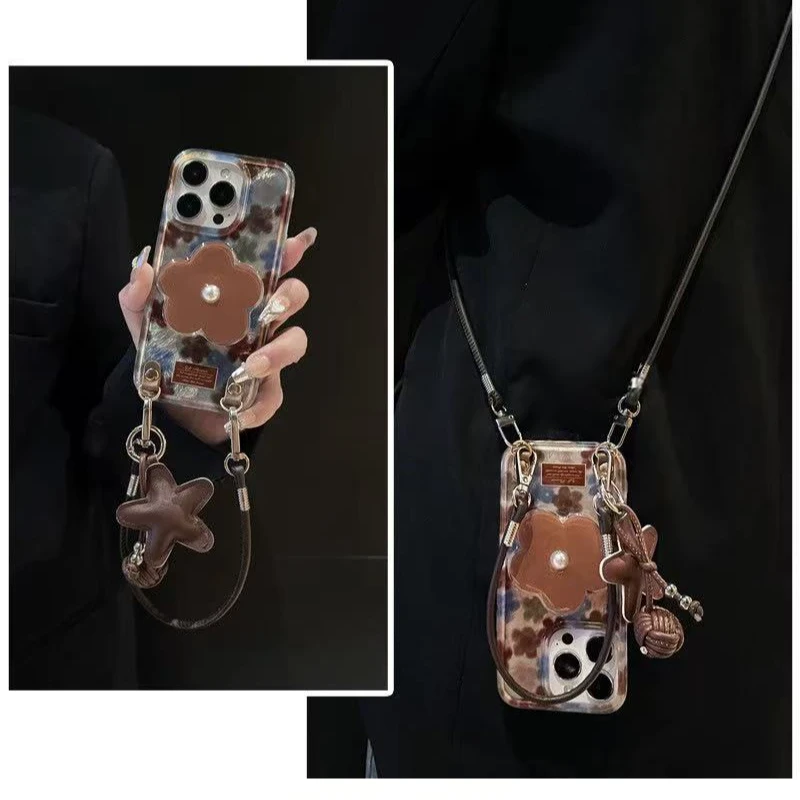 高级复古棕色珍珠花朵适用苹果16promax手机壳iphone15pro手绳14