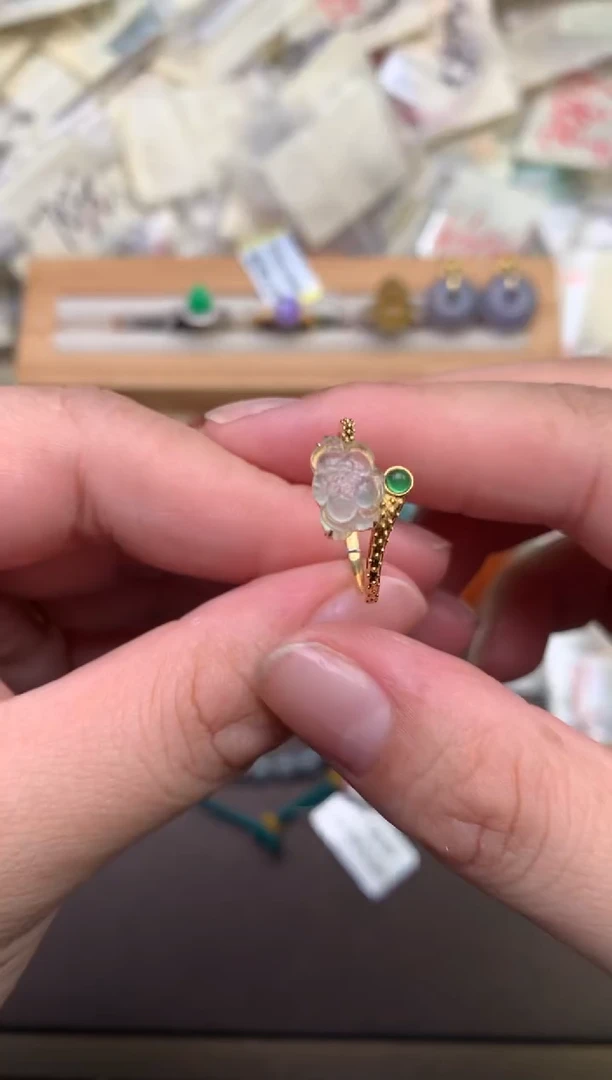 翡翠挂件18K金镶嵌—14圈