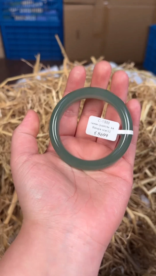 未镶嵌手镯石英质玉W1333