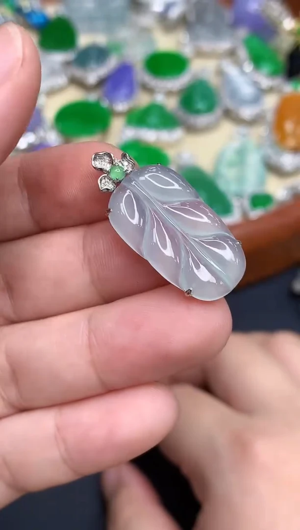 颈饰18K金镶嵌翡翠375-中国好珍宝