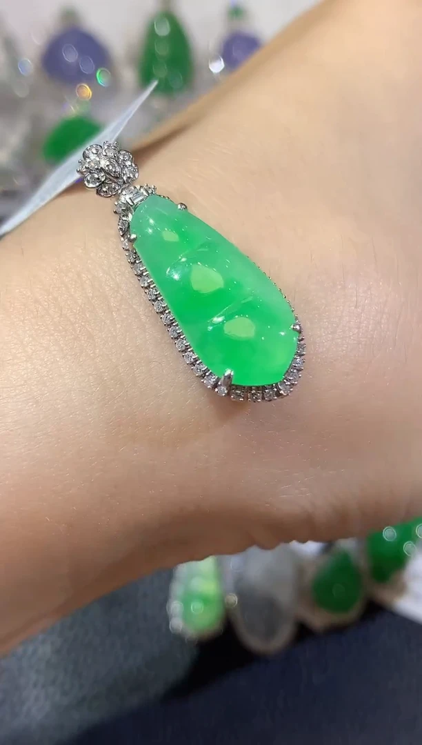 翡翠18K金镶嵌吊坠(不含链)A61