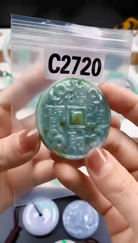 颈饰未镶嵌翡翠天然翡翠吊坠挂件