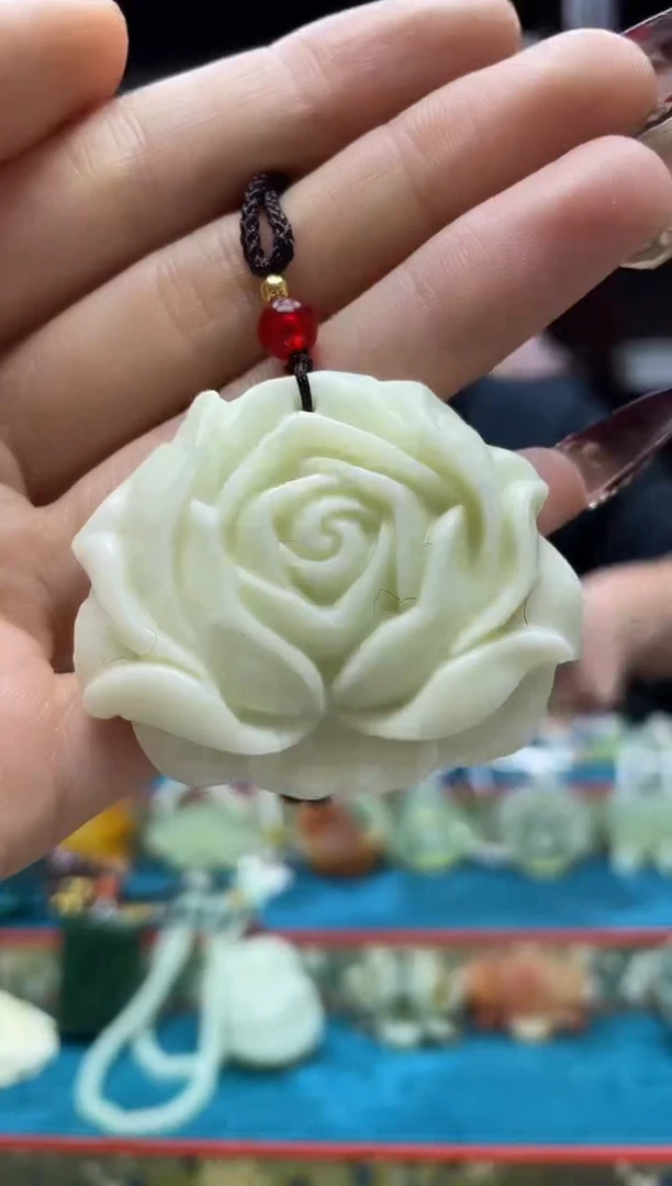 未镶嵌岫玉吊坠·