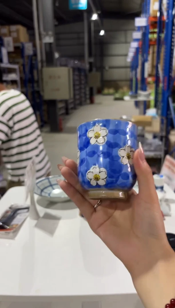玻璃纸粉引桜； コップ（青）
