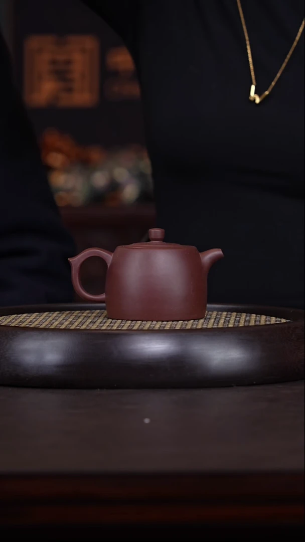 【闪购商品】紫砂茶壶周顺荣17-59 老清水井栏230c