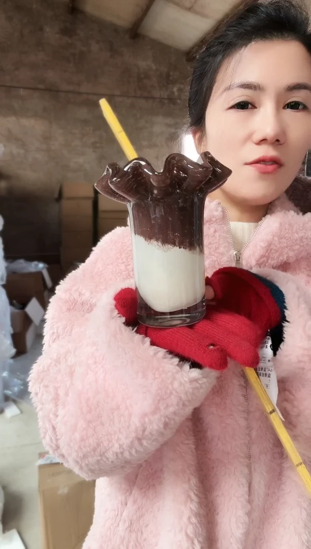 048直播玻璃花瓶