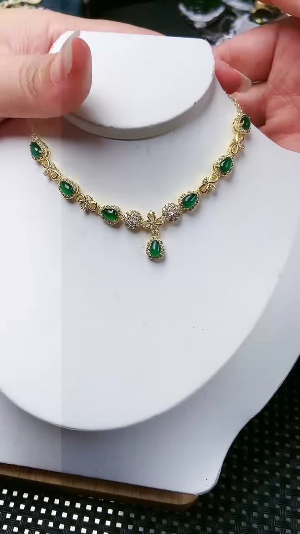 【闪购商品】翡翠颈饰未镶嵌1111111111