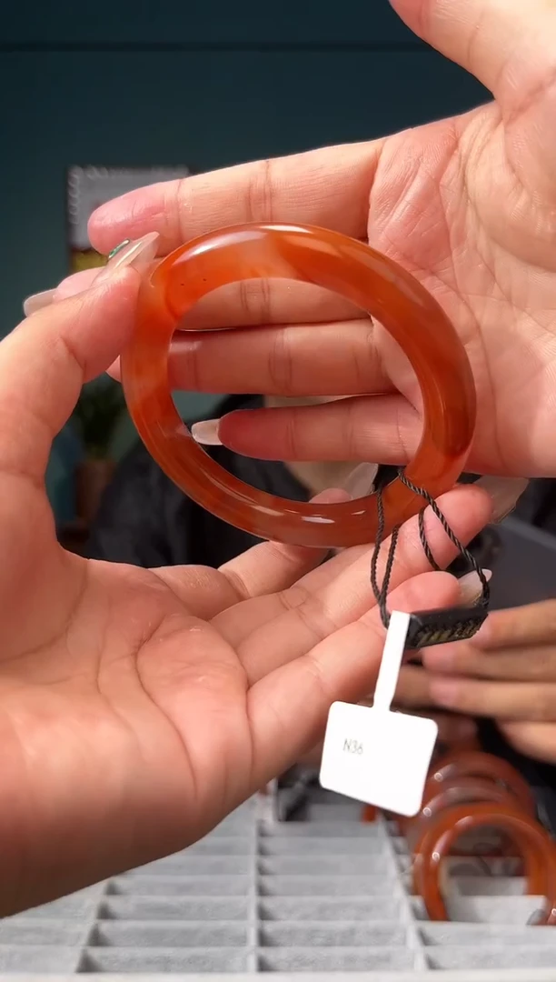 南红玛瑙未镶嵌颈饰60