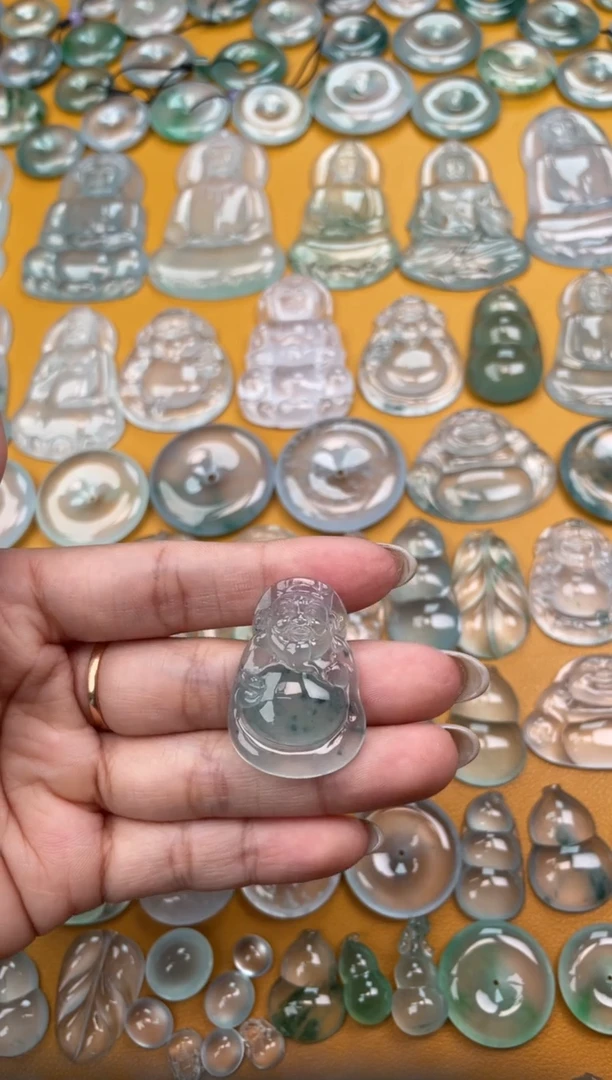 翡翠未镶嵌吊坠(不含链)财神 34 23.7 5.8