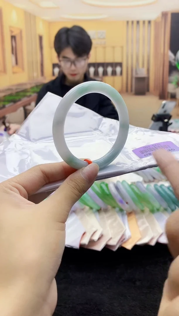 【闪购商品】翡翠手镯未镶嵌   H25-106