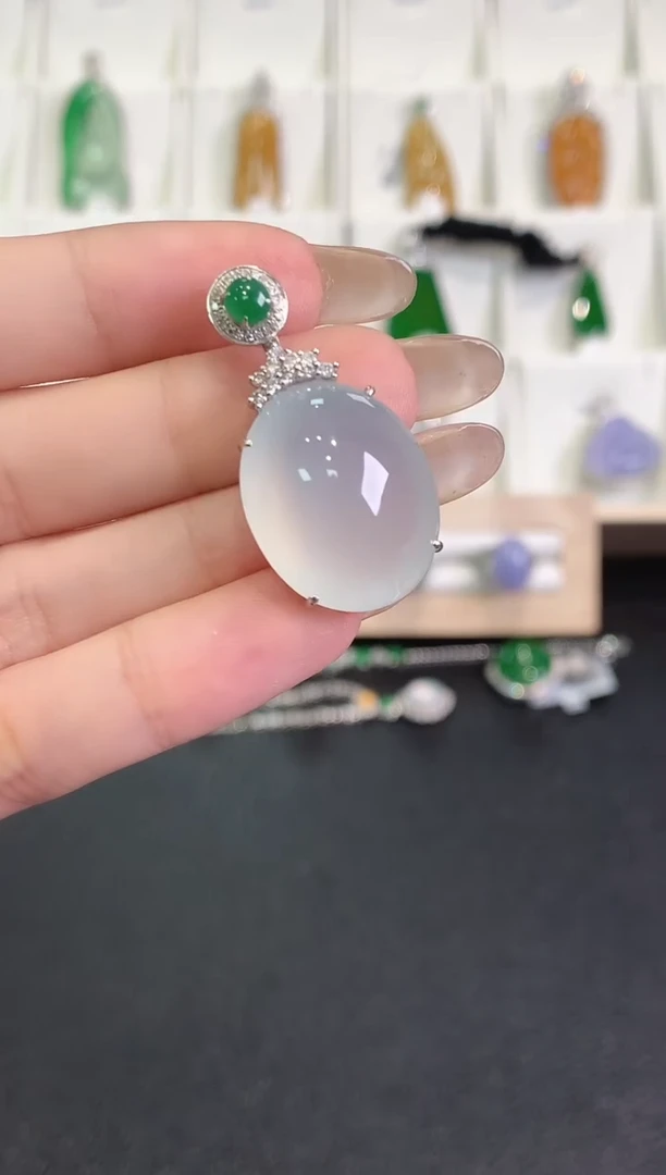翡翠18K金镶嵌颈饰团购