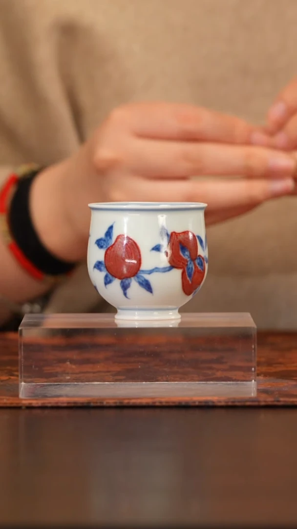望月怀古釉里红桃子单杯