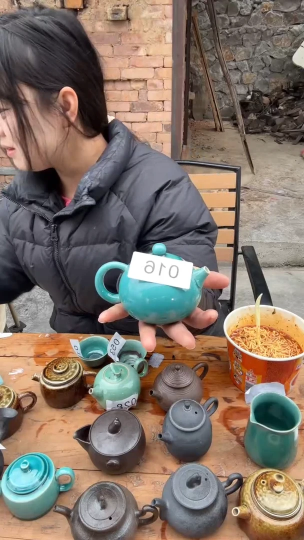 【闪购商品】牙舟陶孔雀蓝西施壶016微瑕