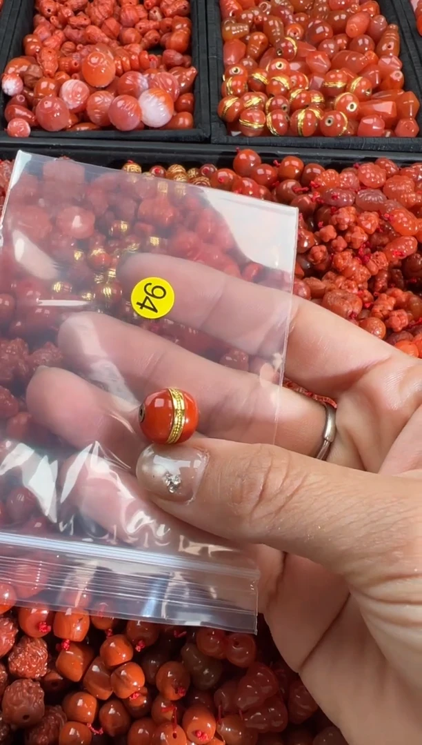 【闪购商品】南红玛瑙颈饰未镶嵌1