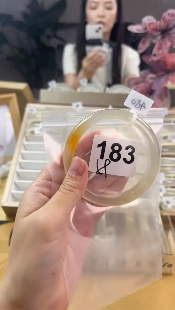 玛瑙/玉髓手镯未镶嵌183