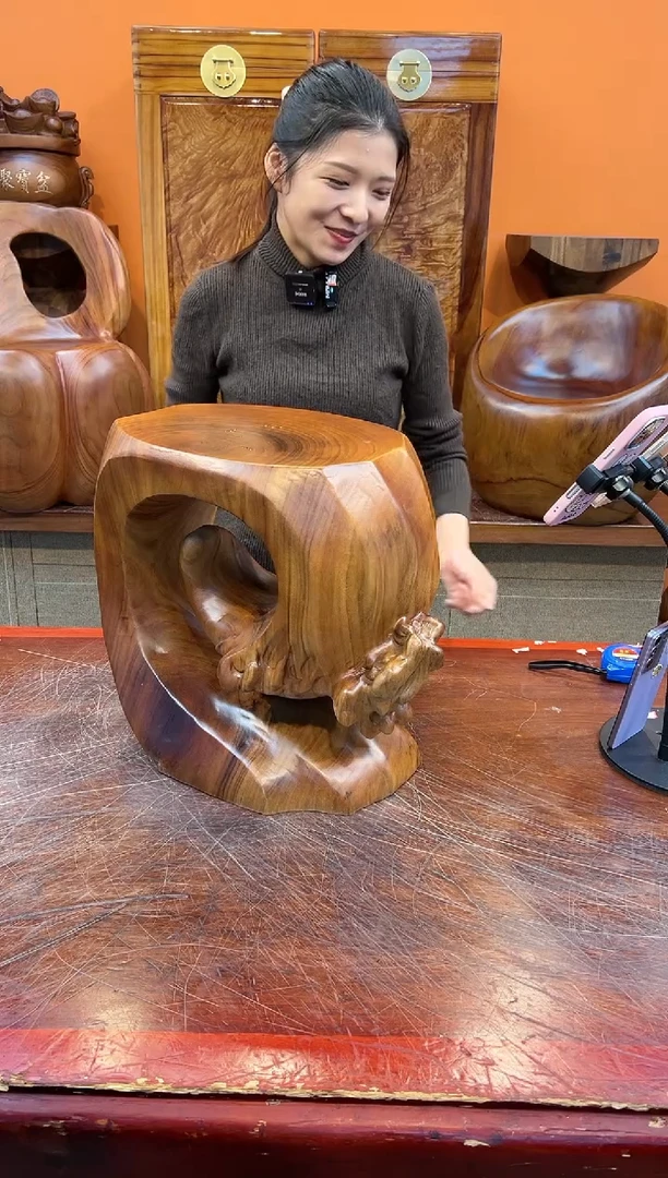 【闪购商品】稳定木实木创意凳子