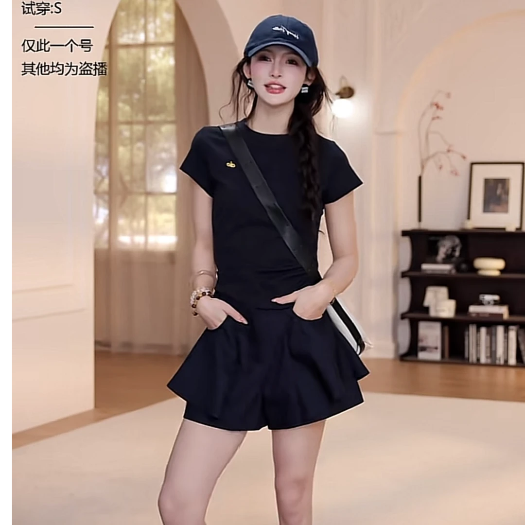 2025夏季新款字母刺绣纯色短袖t恤女上衣百搭显瘦短裤裙两件套装