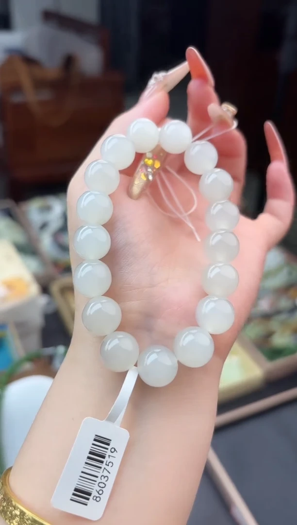 未镶嵌手串和田玉董小姐推荐 多样性发货 拍一发一