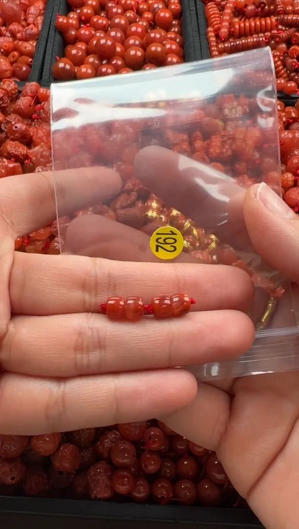 【闪购商品】南红玛瑙颈饰未镶嵌1