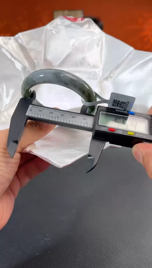 未镶嵌手镯翡翠5