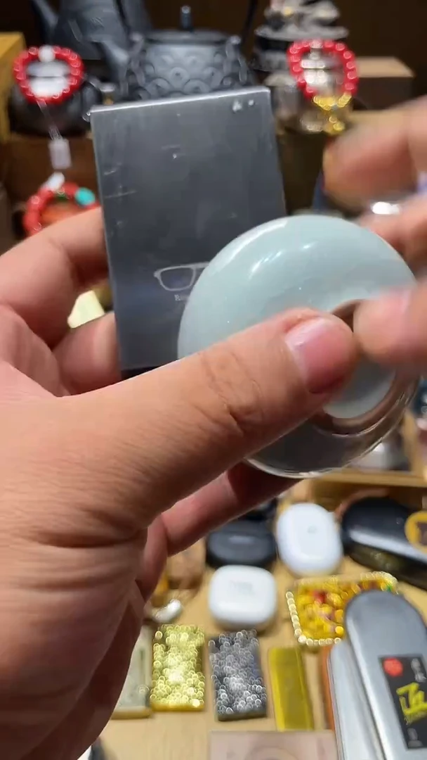 瓷片闪购商品 如图所示