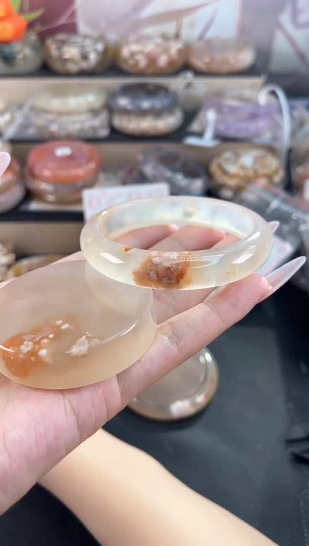 未镶嵌手镯石英质玉56