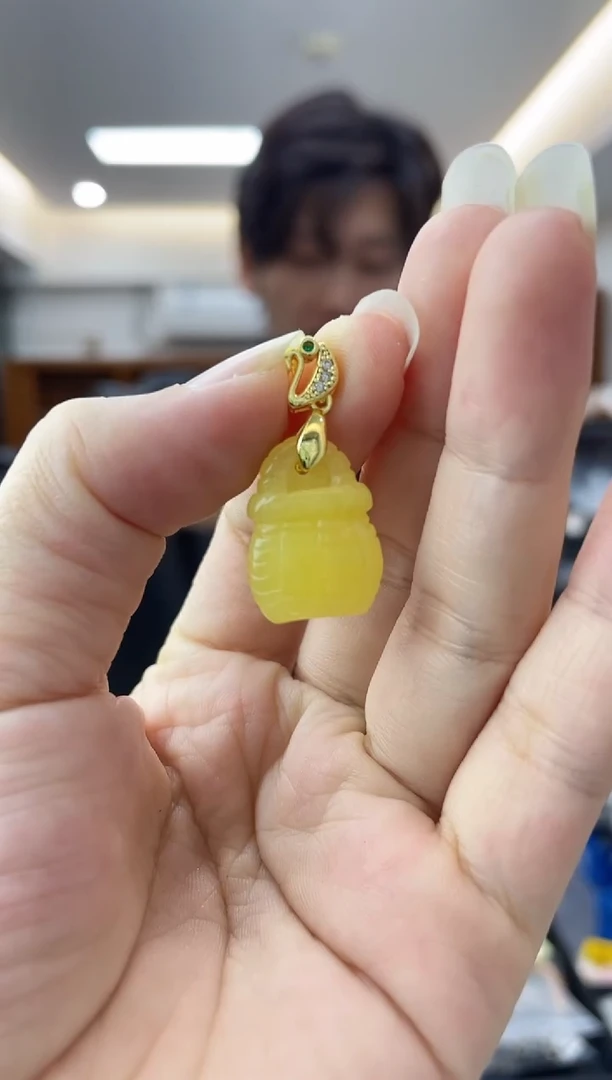 【闪购商品】蜜蜡裸石未镶嵌多样性一件发货