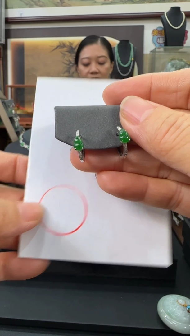 翡翠18K金镶嵌耳饰葫芦耳包