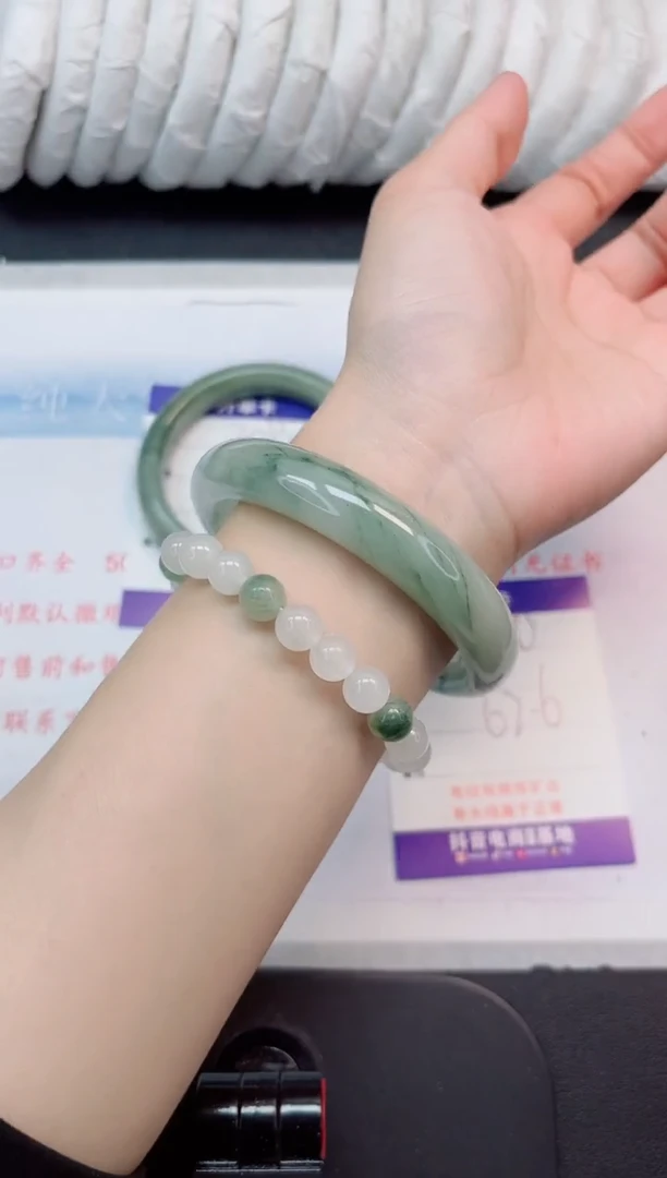 【闪购商品】石英质玉手镯未镶嵌310#62.6