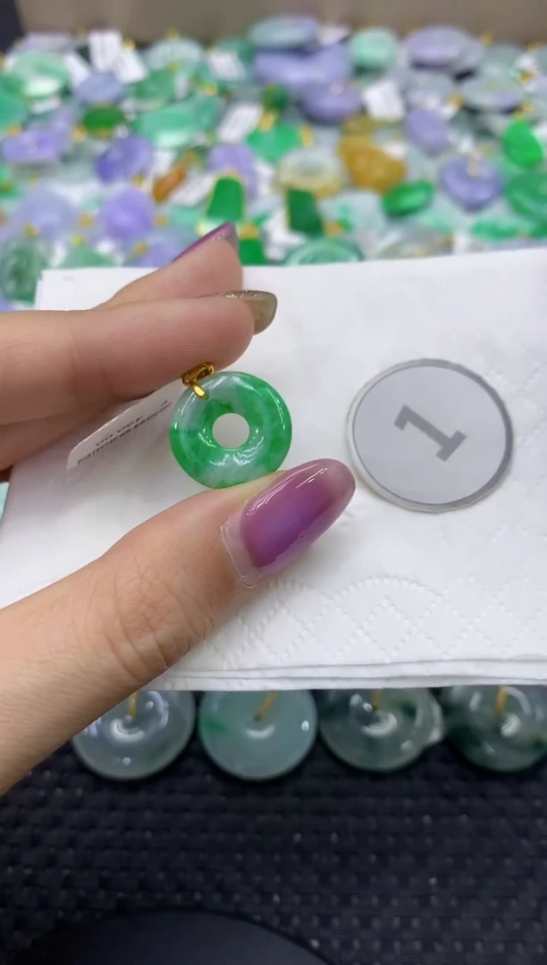 颈饰未镶嵌翡翠天然缅甸翡翠A货