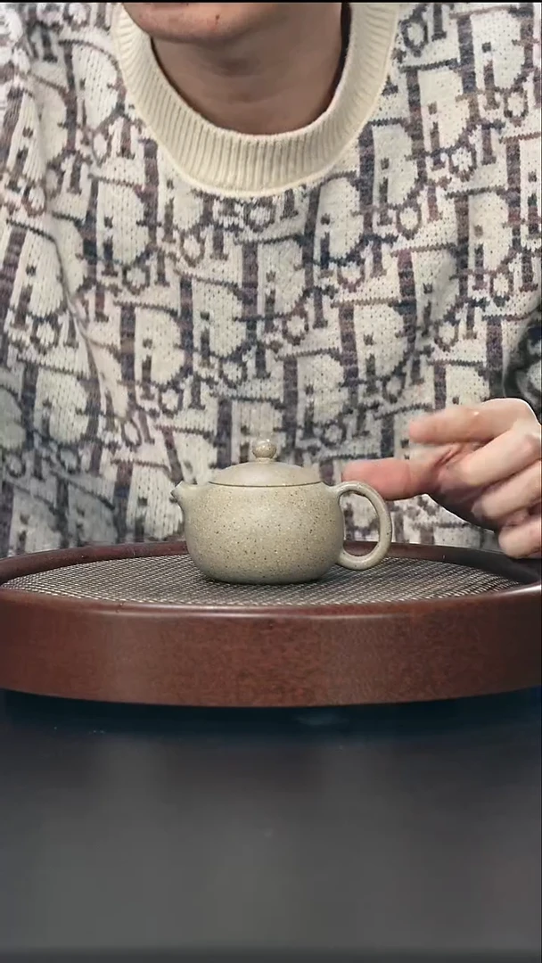 茶壶紫砂小西施-黑段-全手工微瑕（破）