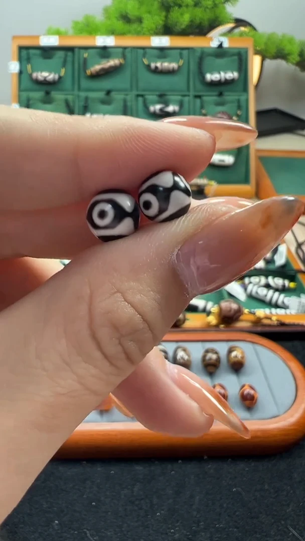 玛瑙/玉髓（覆膜）颈饰未镶嵌1.(微瑕随机发货）