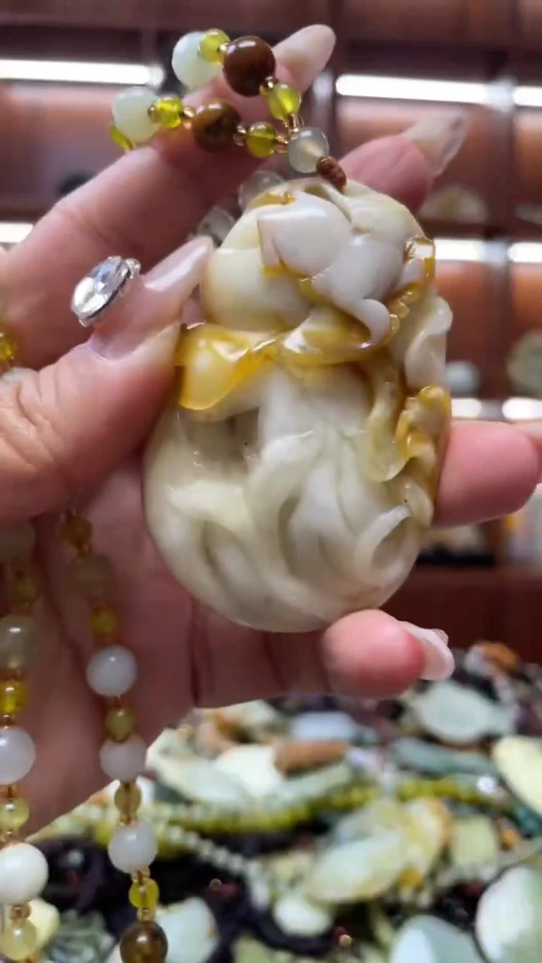 未镶嵌岫玉挂件